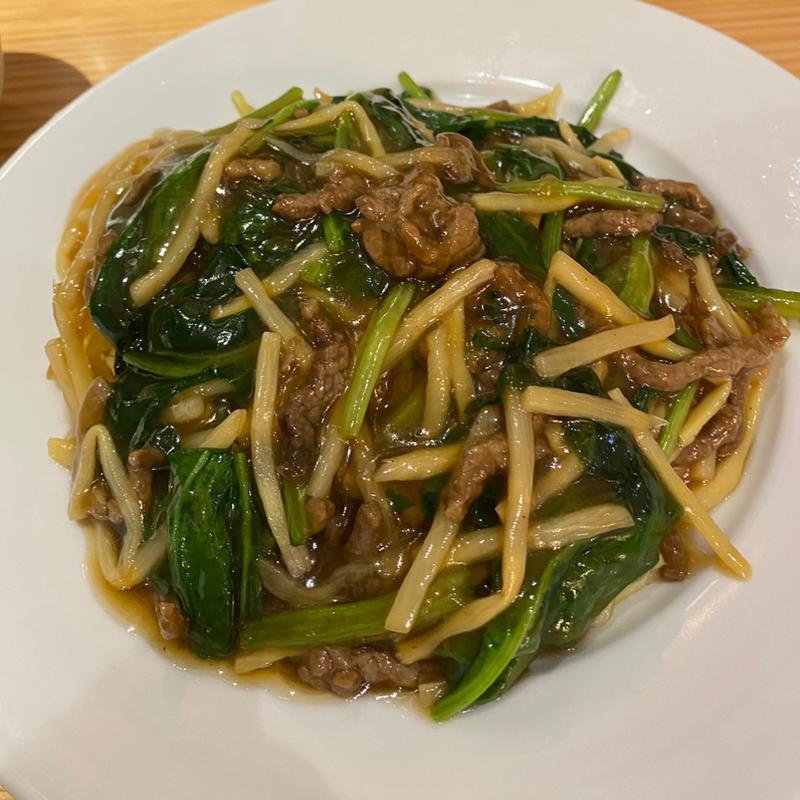 牛肉とほうれん草のオイスター焼きそば (中華厨房 暖家 多摩センター店)