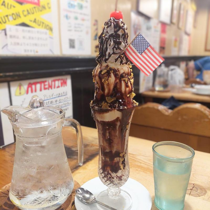 チョコレートパフェ(パフェ専門店 スイーツカフェ KANARIYA 鶴橋本店)