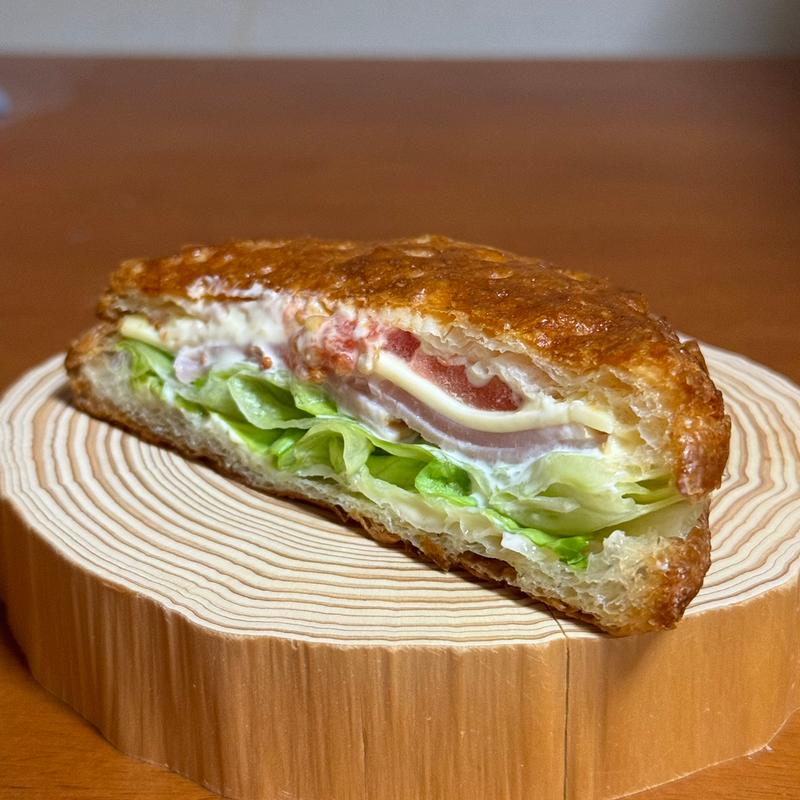 サクサクとしたデニッシュサンド（熟成ロースハム）(VIE DE FRANCE 豊田店)