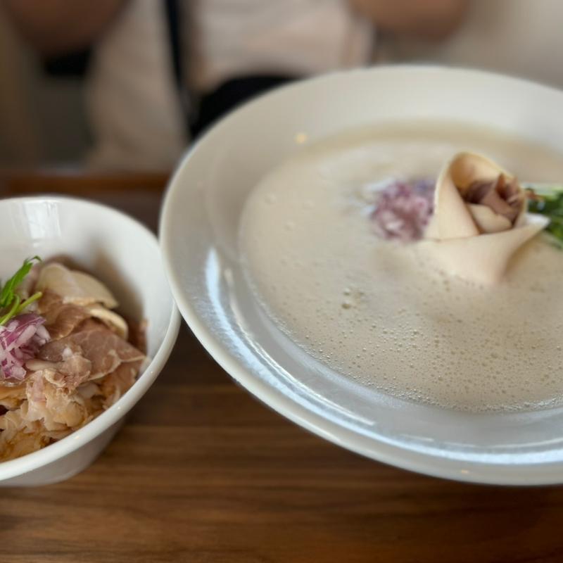 泡鶏白湯　塩ラーメンとチャーシュー飯(鶏×麦 らら)