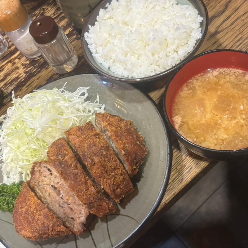 ジャンボメンチかつ(豚珍館 （とんちんかん）)