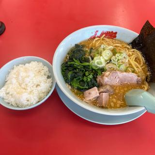 特製味噌ラーメン　ほうれん草　コロチャー　半ライス　背脂変更(ラーメン山岡家 越谷レイクタウン店)