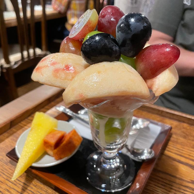 桃とぶどうのパフェ(蔵カフェ 草風庵)