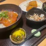 日替り定食(海鮮漬け丼+そば+白身魚フライ)(淀屋橋ふしみの 和がや)