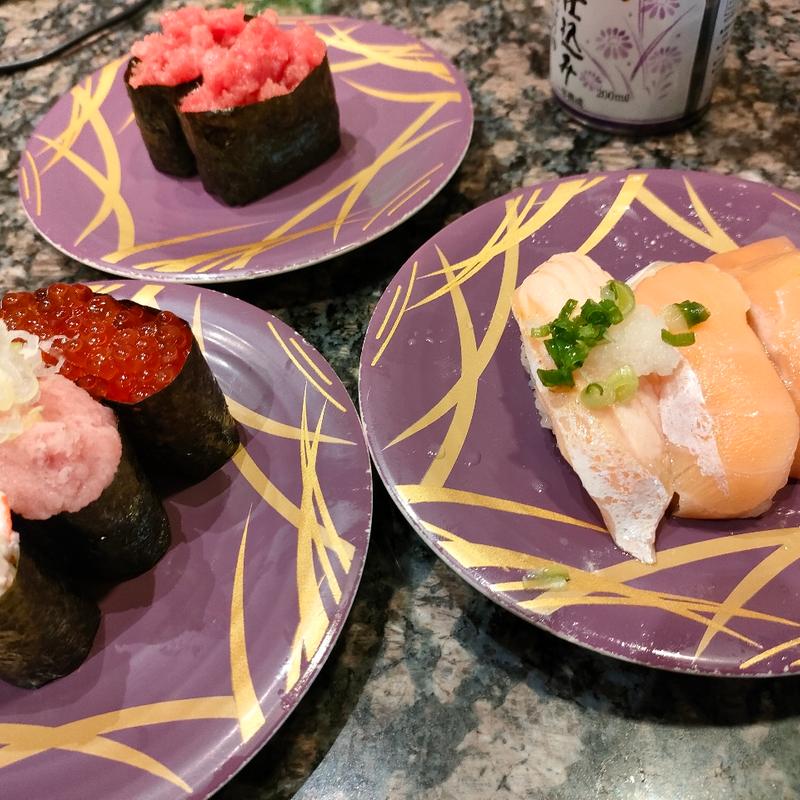 サーモン三貫握り(魚屋路 秋川店)