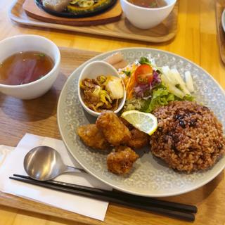 からあげプレート(精進cafeふぉい 城北店 （ショウジンカフェフォイ）)