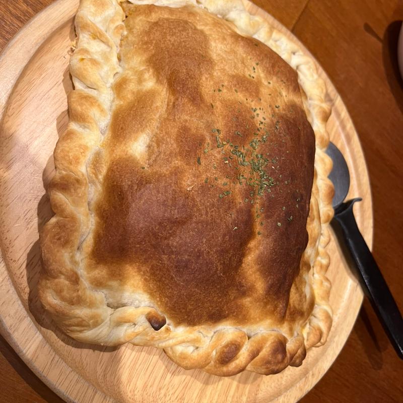 モッツアレラのサクサクパイ生地ピザ(たこ焼き創作バルOCTO 西田辺店)