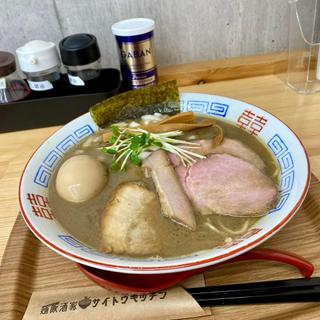 肉濃口ひらこ 味玉(麺飯酒家 サイトウキッチン)