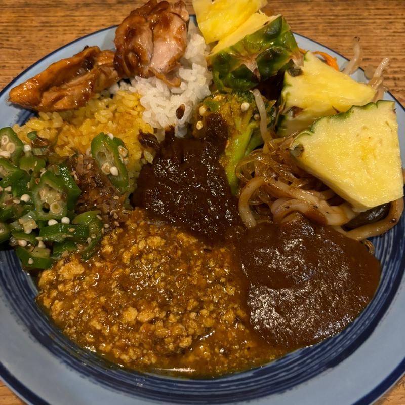 もうやんカレーランチビュッフェ(もうやんカレー西新宿リビング店（もうやんかれー にししんじゅくりびんぐ）)
