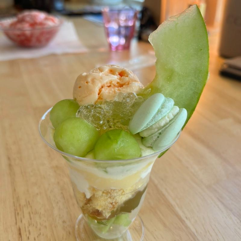 メロンパフェグリップ(フルーツガーデンやまがたカフェ（FGYCAEE）)