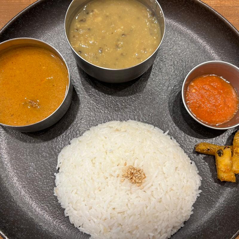 ダルバートランチ(MOMO Stand Tokyo（モモスタンド トウキョウ）)