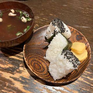むすび（スープ付）(骨付鳥 一鶴 丸亀本店 （いっかく）)