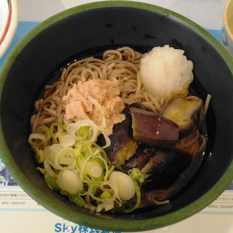 茄子とツナの冷やしそば(東京科学大学つばめ生協すずかけ台食堂)