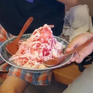 練乳いちご氷(小山梅花堂)