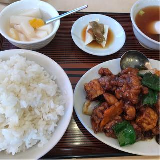 鶏肉とﾋﾟｰﾏﾝと味噌辛味炒め定食(聚宝)