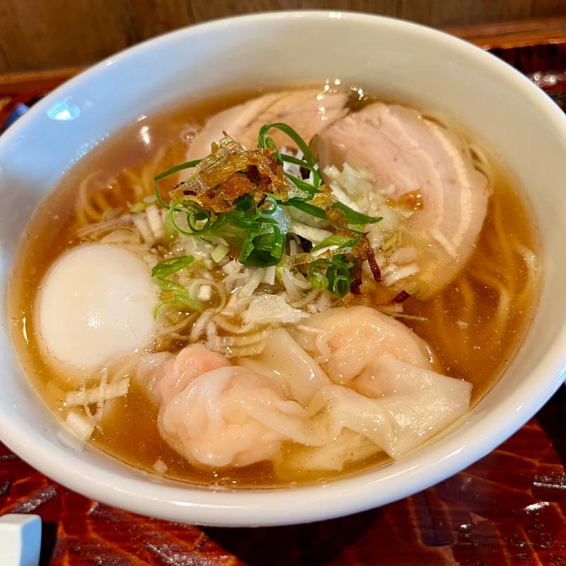 らー麺(醤油)特製A海老雲呑(らー麺本間 赤坂)