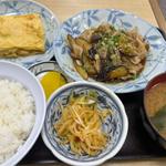 茄子と豚バラのスタミナ炒め定食 玉子焼き