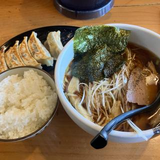 白ネギ醤油ラーメン餃子セット(ラーメンのしめ )