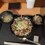 Wカルビ丼塩だれ
