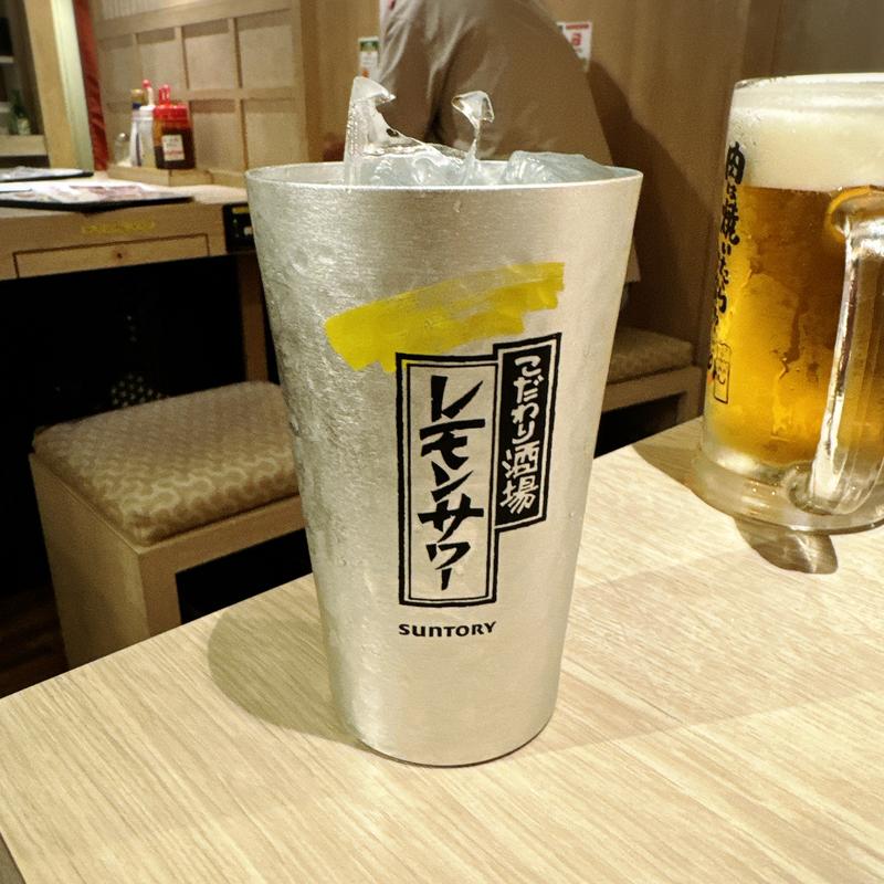 こだわり酒場のレモンサワー(タレ焼肉、塩ホルモン まるきん食堂 渋谷店)