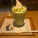 玄米抹茶ソフトクリームラテ　Lサイズ(nana's green tea 上野マルイ店)