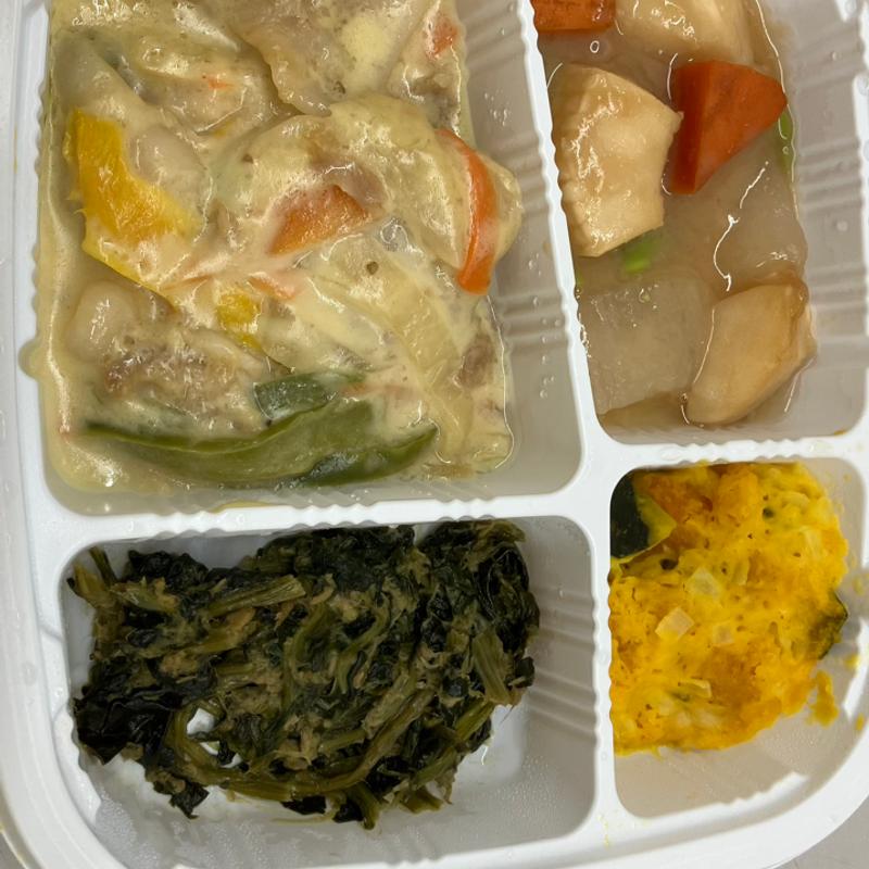 豚肉のマヨネーズ炒め風弁当(㈱まごころケアー研究センター)