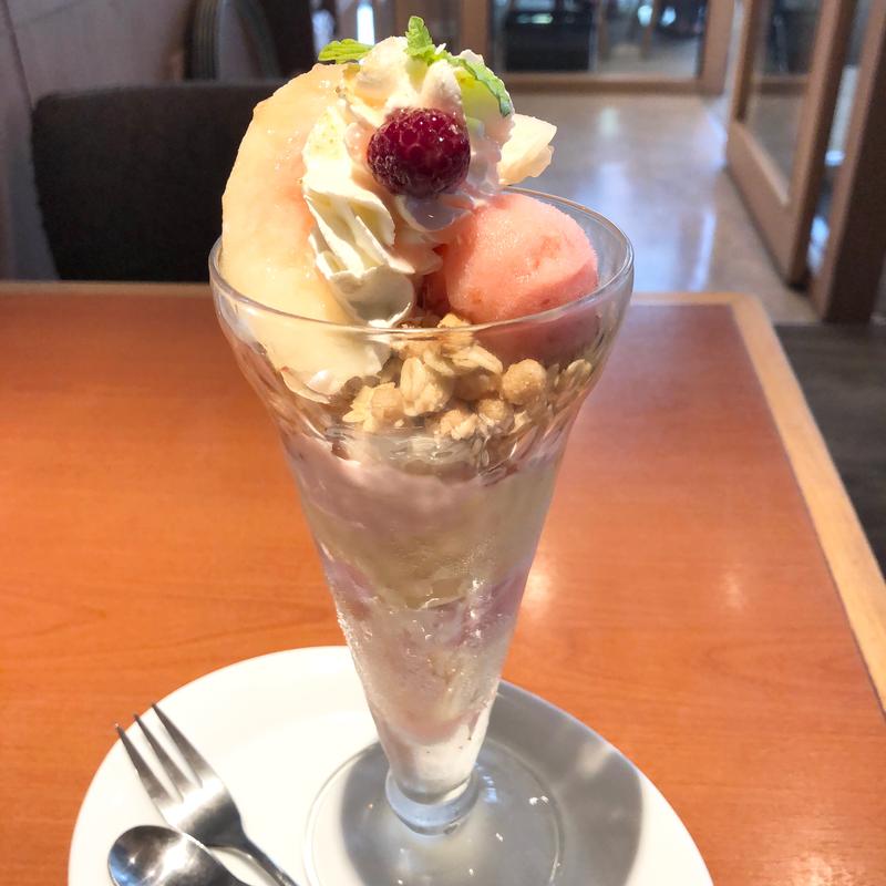 フレッシュ桃のサンデー(デニーズ 鶴ケ島店 )