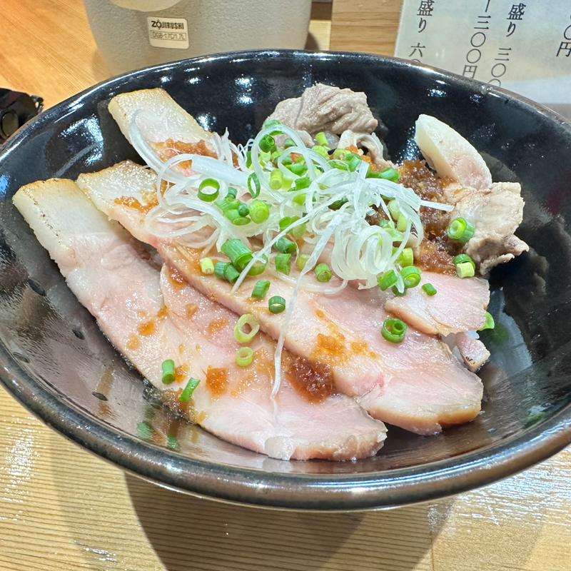 猪とローストポークの合盛り丼(魚介豚清湯 成り屋)