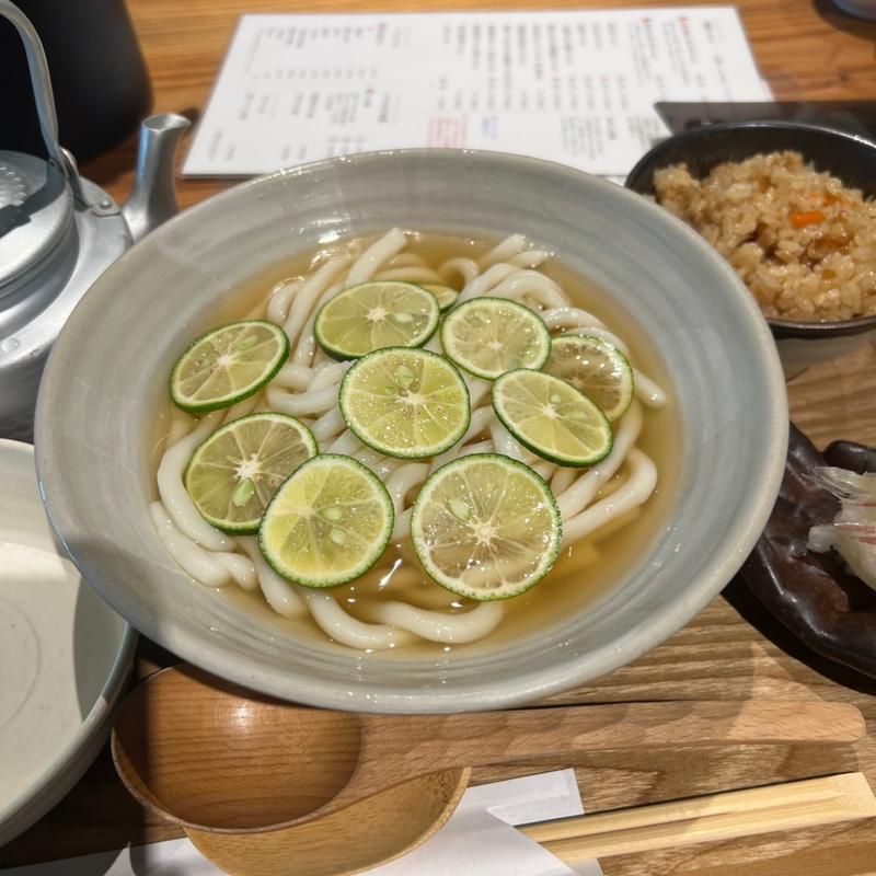 すだちおろしうどん冷季節限定(峰のうどん)