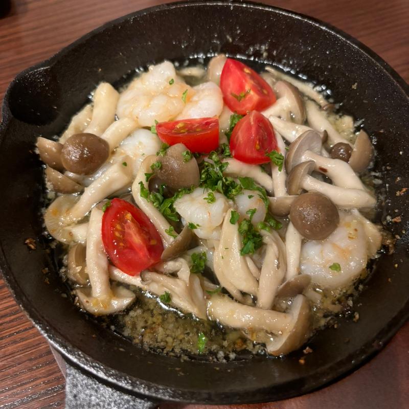 海老ときのこのアヒージョ(Pizzeria lo zucchero)