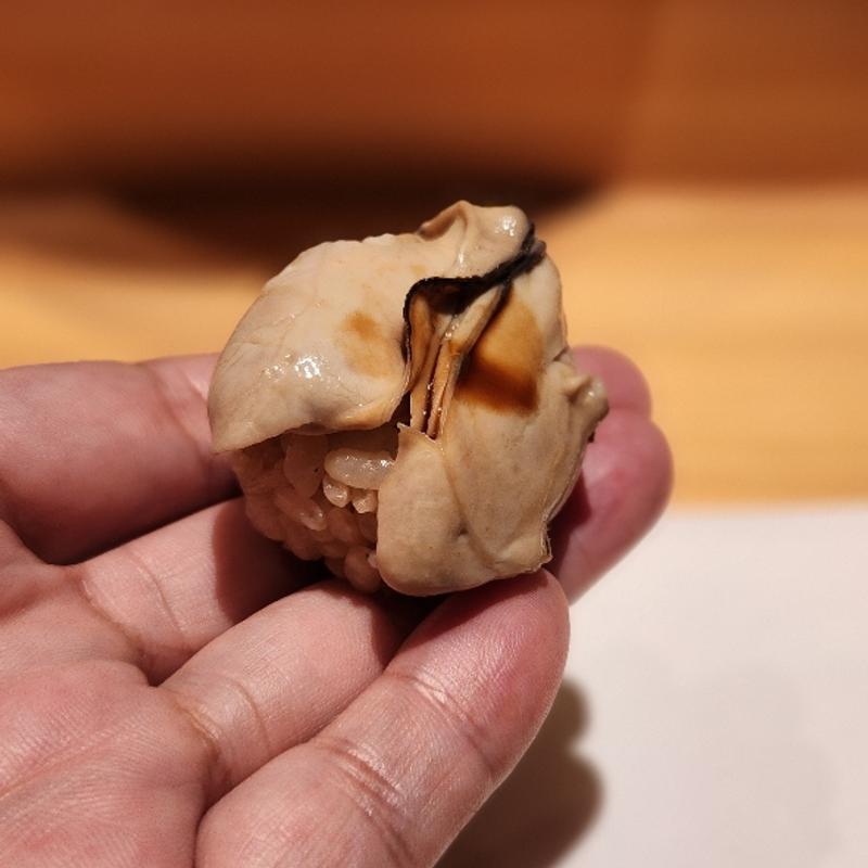 北海道産煮牡蠣 握り(鮨urag)