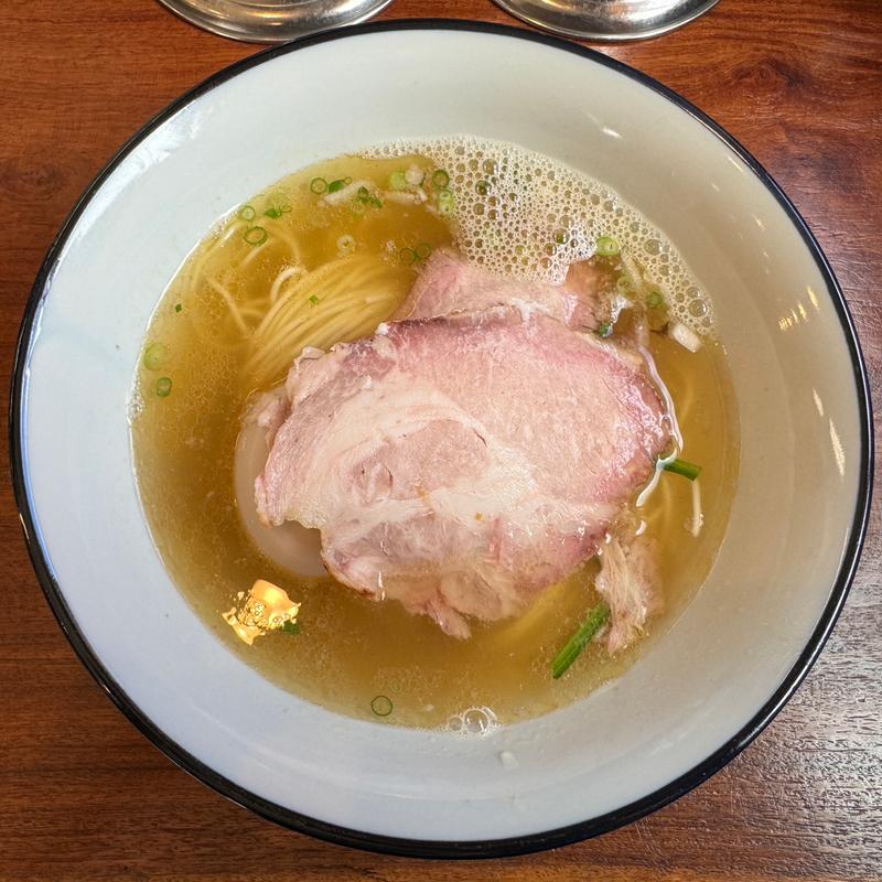 塩らぁめん味玉入り(自家製麺 公園前)