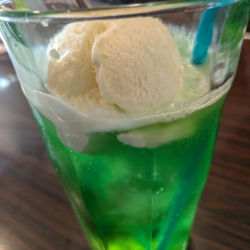 メロンソーダ+フロート(Reg-On Diner)