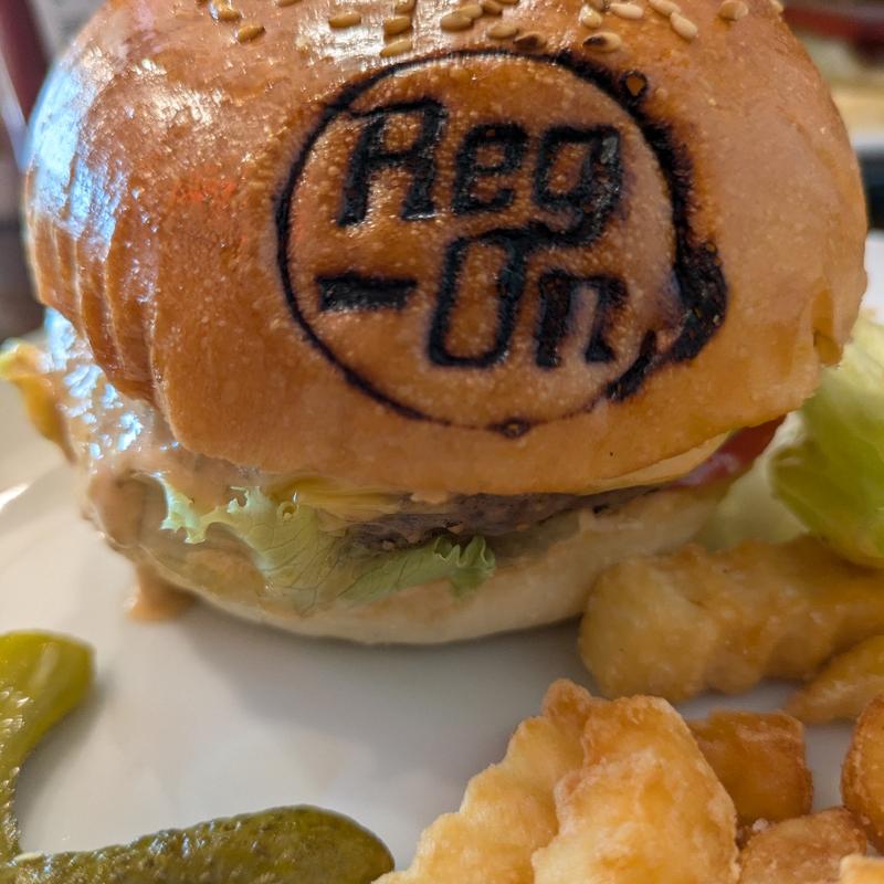 インアンドアウトスタイルバーガー(Reg-On Diner)