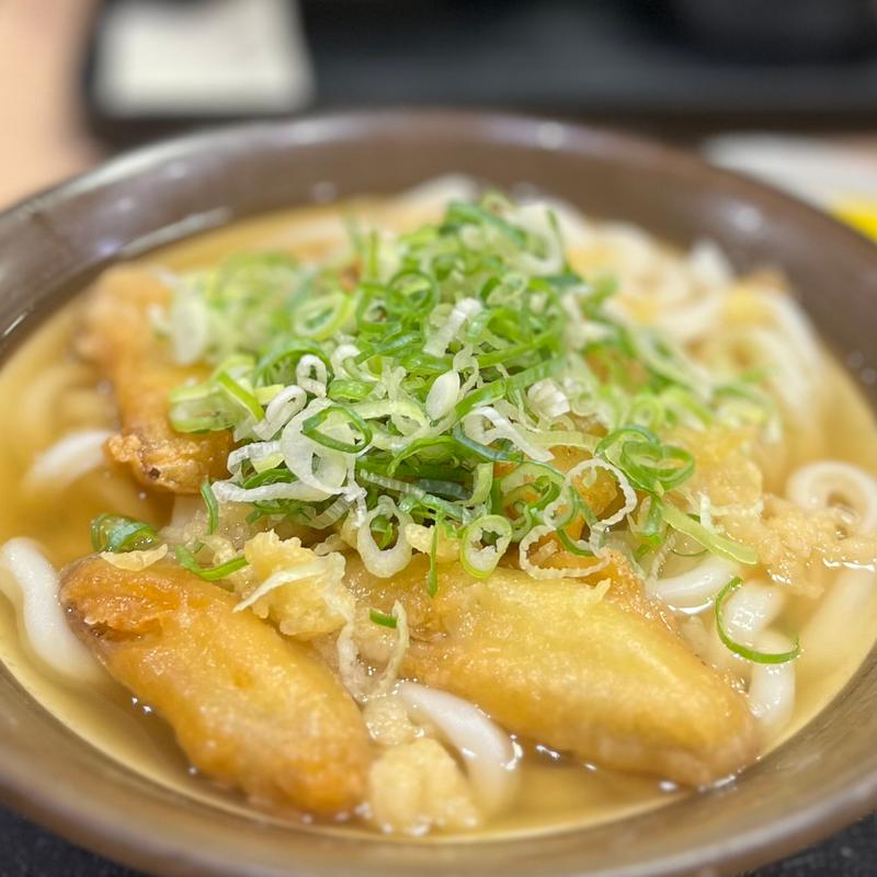 ごぼう天うどん(牧のうどん 博多バスターミナル店)