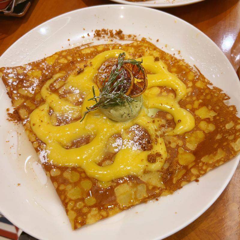 シシリエンヌ〜濃厚レモンクリームとピスタチオのクレープ(CREPERIE Le Beurre Noisette（クレープリー ル ブール ノワゼット）)