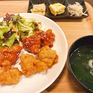 からあげ＆ヤンニョムチキン相盛りセット(Seoul Kitchen)