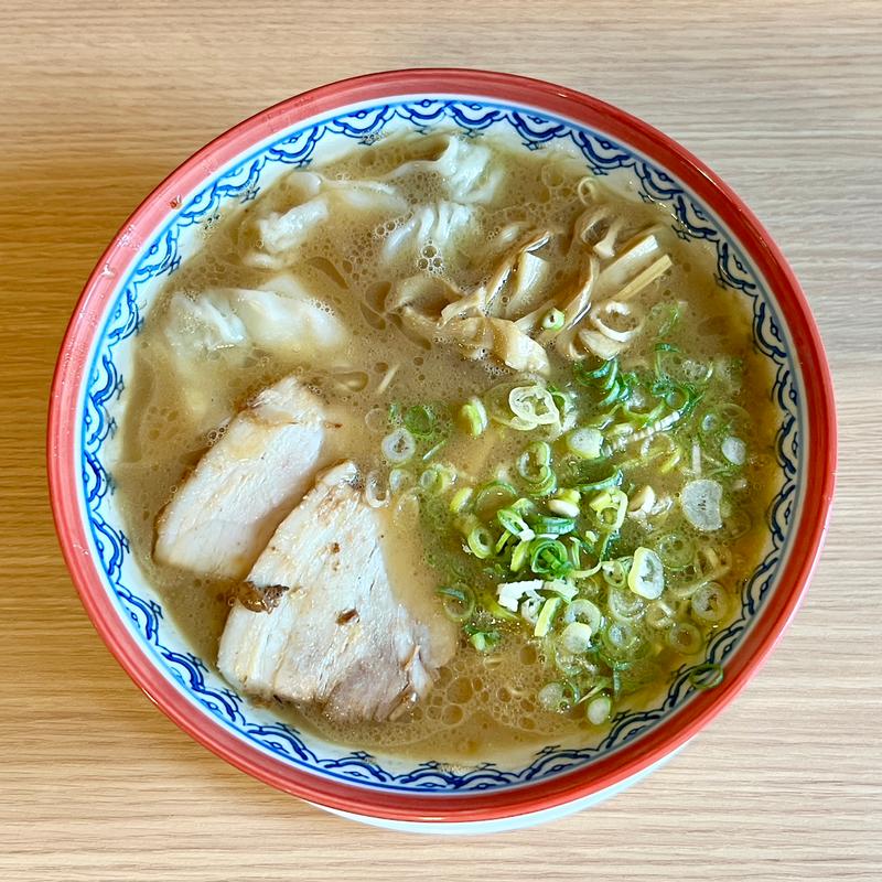 ワンタンメン(元祖赤のれん 茂ちゃんラーメン)