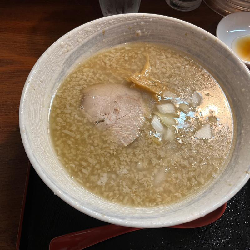 背脂にぼしラーメン(麺処遥か)