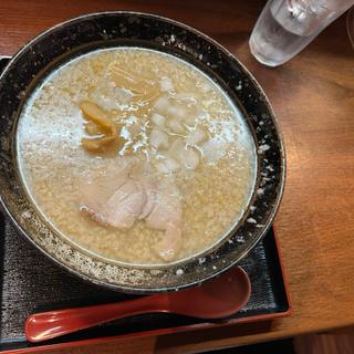 背脂ラーメン(麺処遥か)