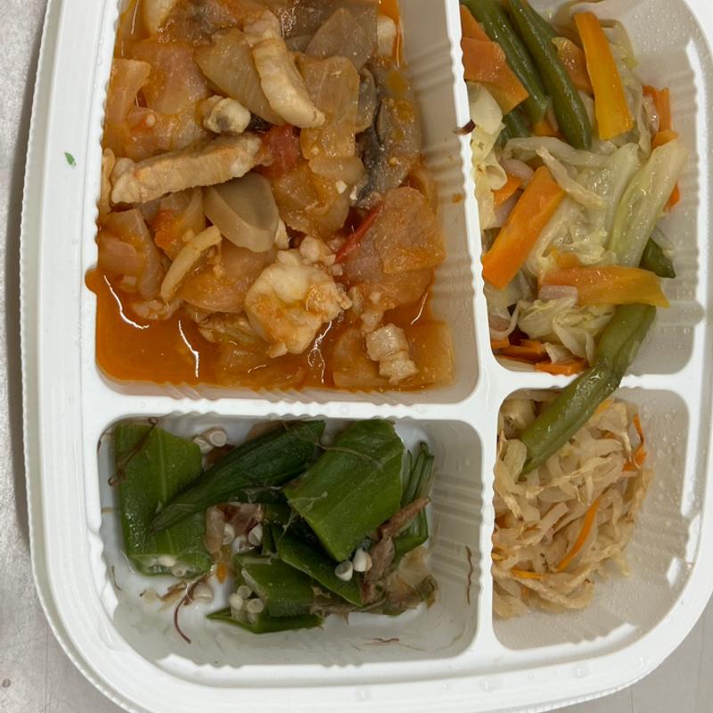 ポークトマト煮弁当(㈱まごころケアー研究センター)