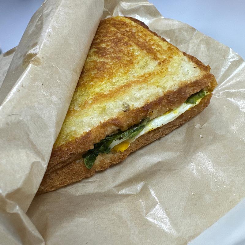 阿波黒牛のキーマカレーサンド(HOTSAND CAFE Forest DAIKANYAMA ホットサンド カフェフォレスト代官山)