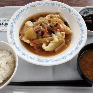 B定食(揚げ餃子の野菜餡かけ)(葛飾区役所　食堂 )