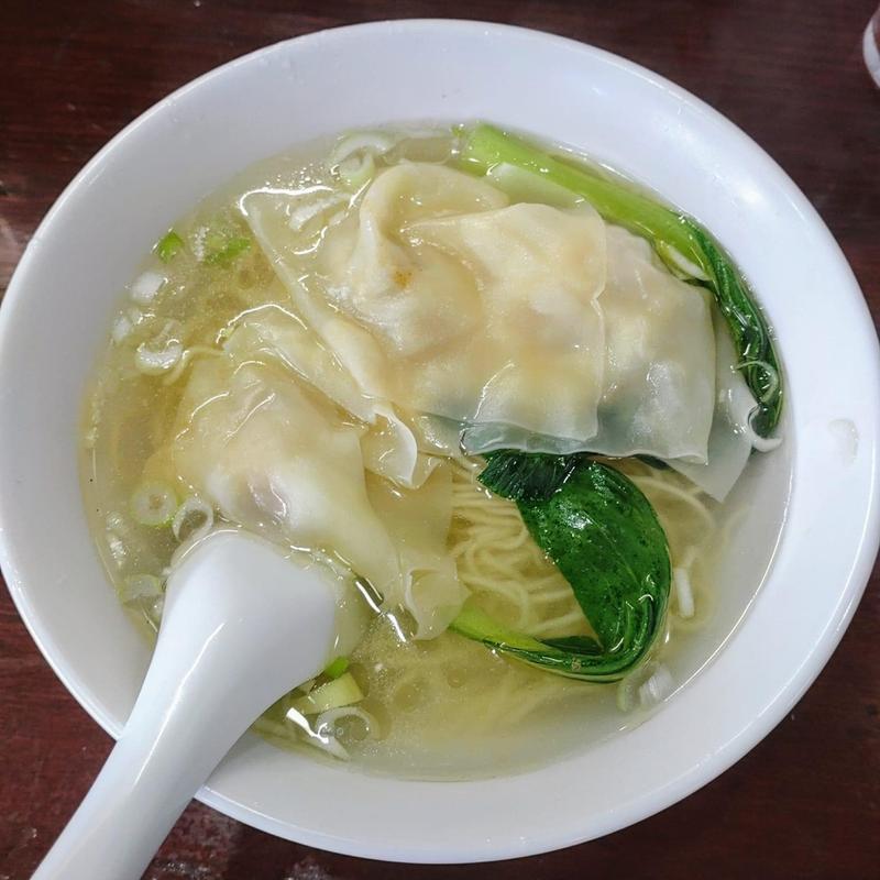 ワンタン麺(中華料理 久華)
