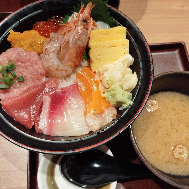 海鮮丼(北海道バル 海 東京駅グランルーフ店)