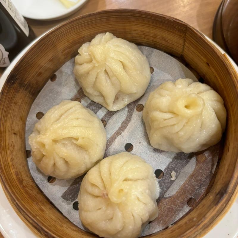 小籠包　4個(紅虎餃子房 イオンモール大日店)