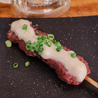 牛ハラミ 西京みそクリームチーズ焼(串焼き。ビストロガブリ 野毛一番街店)