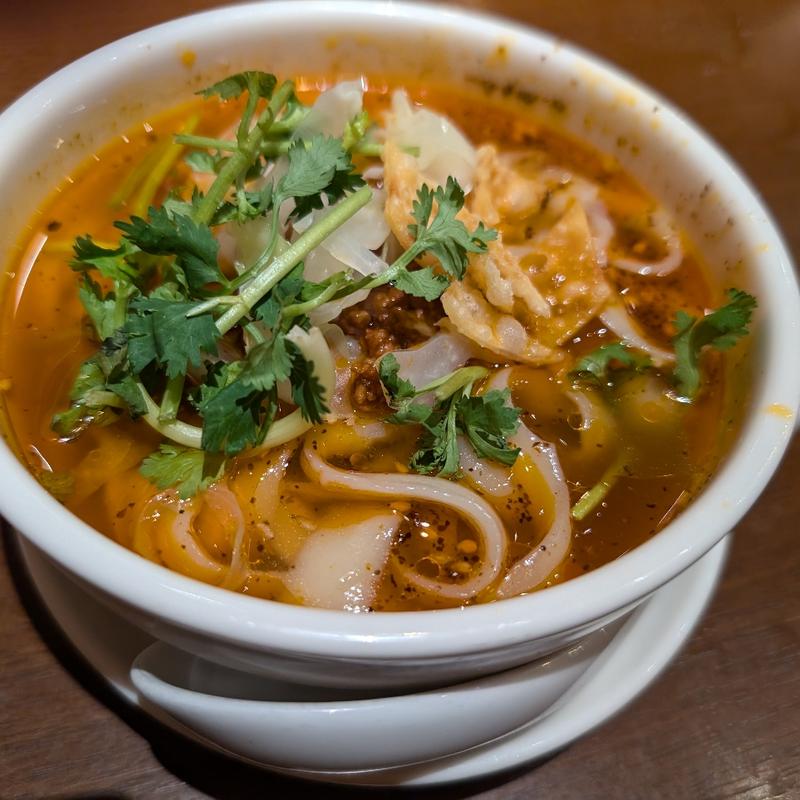 酸辣麺（ミニ）(刀削麺・火鍋・西安料理 XI’AN(シーアン)虎ノ門店)