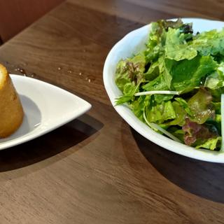 (ラ・メンサ（la mensa）)