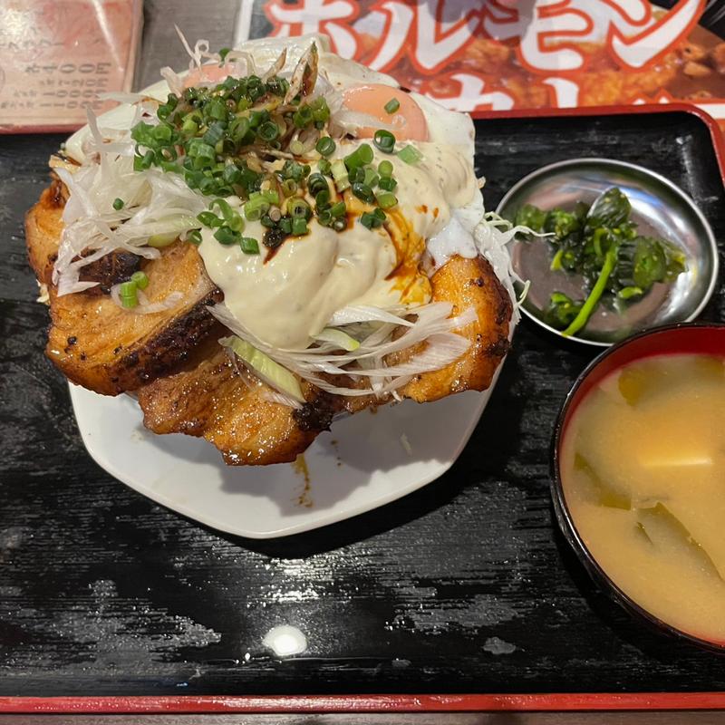 チャーシューエッグ丼(イナハマ食堂)